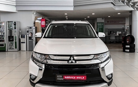 Mitsubishi Outlander III рестайлинг 3, 2017 год, 2 550 000 рублей, 2 фотография