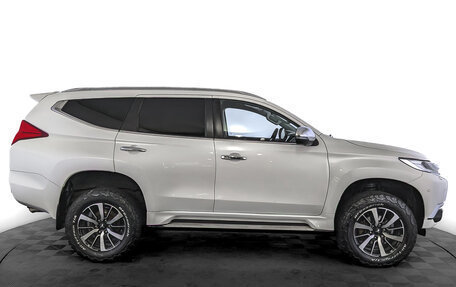 Mitsubishi Pajero Sport III рестайлинг, 2017 год, 2 670 000 рублей, 4 фотография