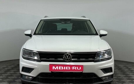 Volkswagen Tiguan II, 2018 год, 2 397 000 рублей, 2 фотография