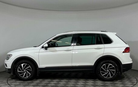 Volkswagen Tiguan II, 2018 год, 2 397 000 рублей, 8 фотография