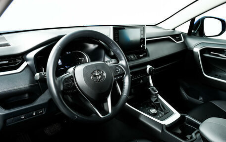 Toyota RAV4, 2020 год, 3 680 000 рублей, 13 фотография