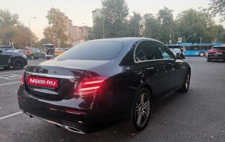 Mercedes-Benz E-Класс, 2019 год, 3 150 000 рублей, 4 фотография