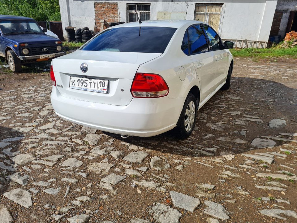 Volkswagen Polo V, 2013 год, 700 000 рублей, 11 фотография