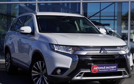 Mitsubishi Outlander III рестайлинг 3, 2019 год, 2 295 000 рублей, 3 фотография