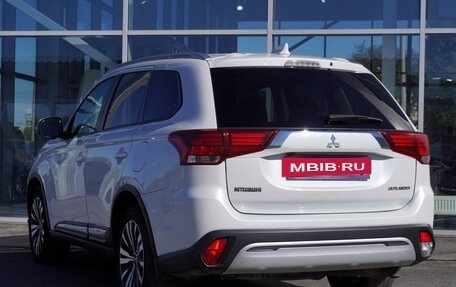 Mitsubishi Outlander III рестайлинг 3, 2019 год, 2 295 000 рублей, 7 фотография