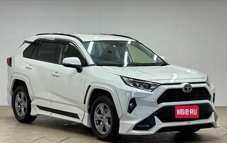 Toyota RAV4, 2021 год, 2 270 030 рублей, 2 фотография