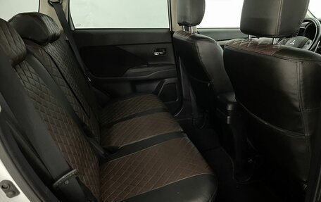 Mitsubishi Outlander III рестайлинг 3, 2014 год, 1 650 000 рублей, 16 фотография