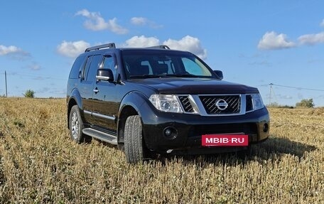 Nissan Pathfinder, 2012 год, 1 880 000 рублей, 2 фотография