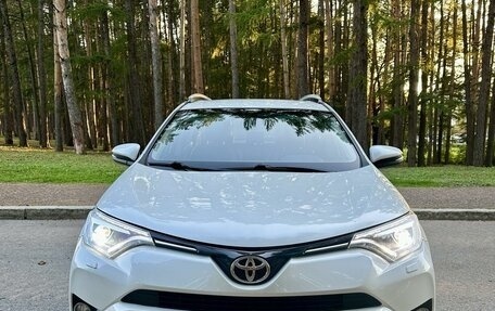 Toyota RAV4, 2018 год, 2 790 000 рублей, 2 фотография