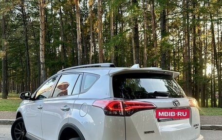 Toyota RAV4, 2018 год, 2 790 000 рублей, 4 фотография