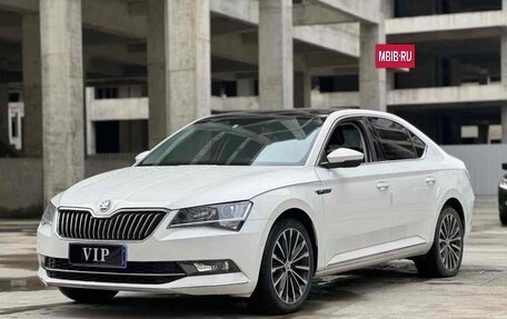 Skoda Superb III рестайлинг, 2021 год, 3 000 000 рублей, 2 фотография