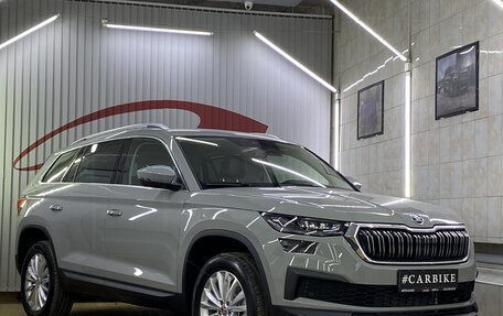 Skoda Kodiaq I, 2024 год, 4 949 000 рублей, 2 фотография