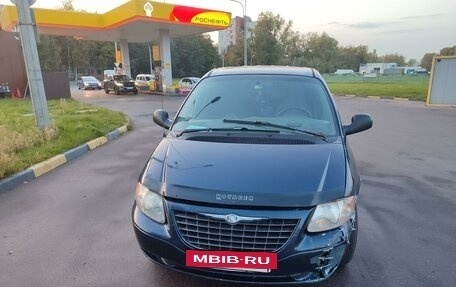 Chrysler Voyager IV, 2001 год, 150 000 рублей, 2 фотография