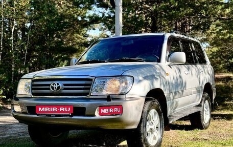 Toyota Land Cruiser 100 рестайлинг 2, 2006 год, 2 700 000 рублей, 3 фотография