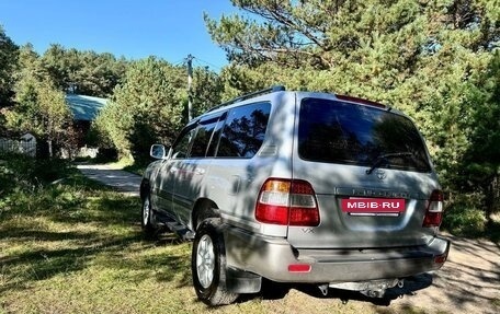 Toyota Land Cruiser 100 рестайлинг 2, 2006 год, 2 700 000 рублей, 16 фотография