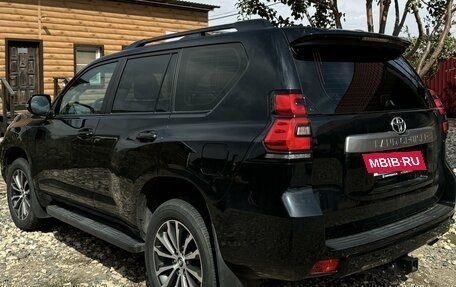 Toyota Land Cruiser Prado 150 рестайлинг 2, 2022 год, 7 400 000 рублей, 3 фотография