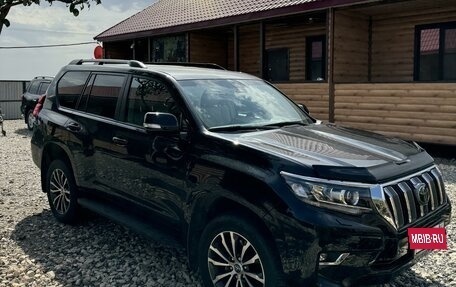 Toyota Land Cruiser Prado 150 рестайлинг 2, 2022 год, 7 400 000 рублей, 5 фотография