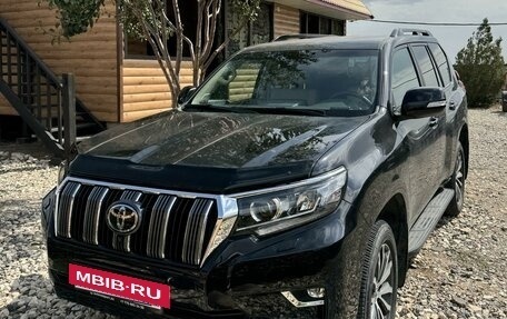 Toyota Land Cruiser Prado 150 рестайлинг 2, 2022 год, 7 400 000 рублей, 2 фотография