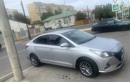 Hyundai Solaris II рестайлинг, 2020 год, 1 850 000 рублей, 2 фотография