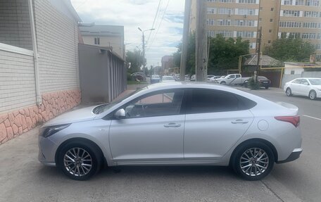 Hyundai Solaris II рестайлинг, 2020 год, 1 850 000 рублей, 3 фотография