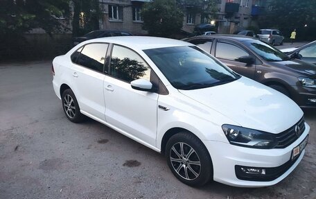 Volkswagen Polo VI (EU Market), 2016 год, 1 300 000 рублей, 2 фотография