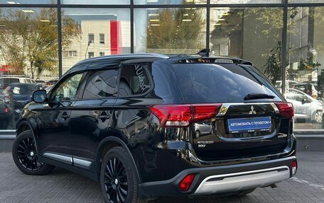 Mitsubishi Outlander III рестайлинг 3, 2018 год, 2 345 000 рублей, 6 фотография