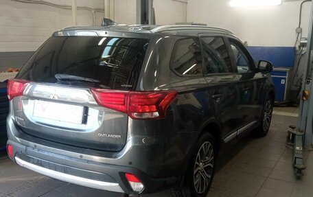 Mitsubishi Outlander III рестайлинг 3, 2017 год, 2 310 000 рублей, 3 фотография