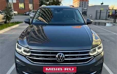 Volkswagen Tiguan II, 2021 год, 3 350 000 рублей, 3 фотография