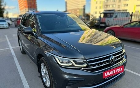 Volkswagen Tiguan II, 2021 год, 3 350 000 рублей, 6 фотография