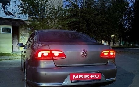 Volkswagen Passat B7, 2011 год, 1 200 000 рублей, 2 фотография