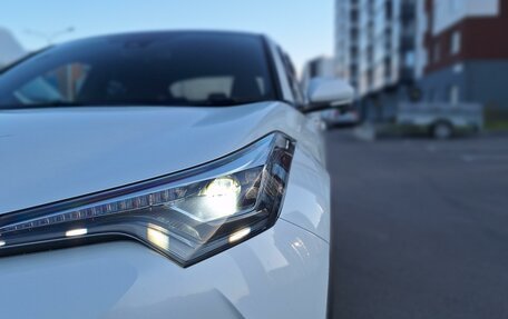 Toyota C-HR I рестайлинг, 2018 год, 1 850 000 рублей, 11 фотография