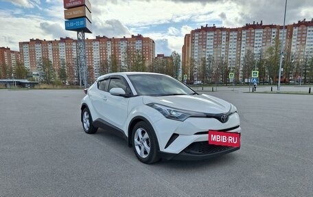 Toyota C-HR I рестайлинг, 2018 год, 1 850 000 рублей, 9 фотография