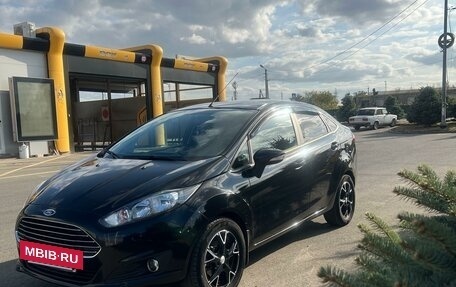 Ford Fiesta, 2015 год, 1 000 000 рублей, 2 фотография