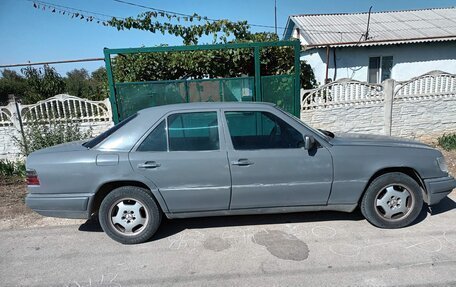 Mercedes-Benz E-Класс, 1994 год, 400 000 рублей, 5 фотография