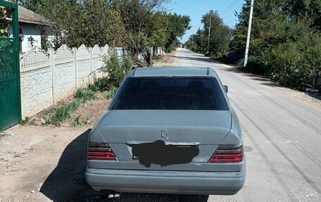 Mercedes-Benz E-Класс, 1994 год, 400 000 рублей, 4 фотография