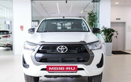 Toyota Hilux VIII, 2023 год, 5 990 000 рублей, 2 фотография