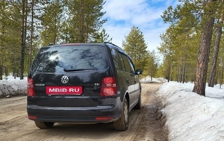 Volkswagen Touran III, 2007 год, 730 000 рублей, 2 фотография