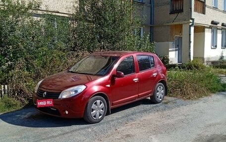 Renault Sandero I, 2013 год, 815 000 рублей, 1 фотография