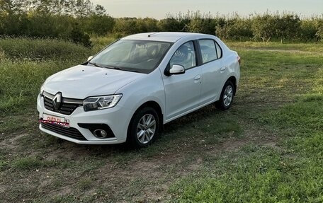 Renault Logan II, 2018 год, 880 000 рублей, 3 фотография