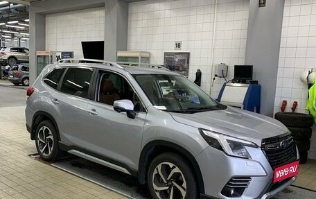 Subaru Forester, 2023 год, 4 990 000 рублей, 7 фотография