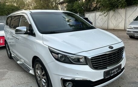 KIA Carnival III, 2017 год, 2 920 000 рублей, 3 фотография