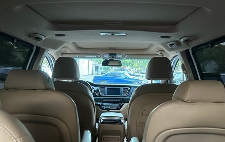 KIA Carnival III, 2017 год, 2 920 000 рублей, 25 фотография