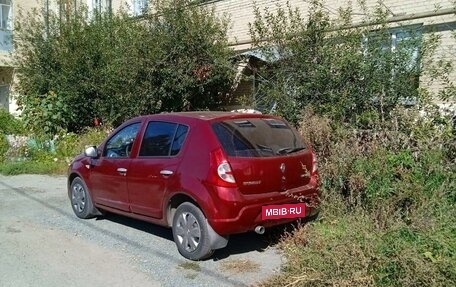 Renault Sandero I, 2013 год, 815 000 рублей, 3 фотография