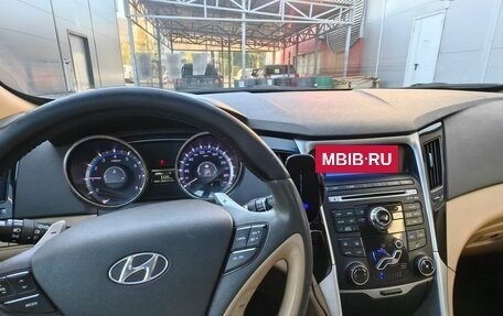 Hyundai Sonata VI, 2011 год, 1 550 000 рублей, 6 фотография