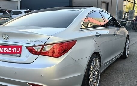 Hyundai Sonata VI, 2011 год, 1 550 000 рублей, 3 фотография