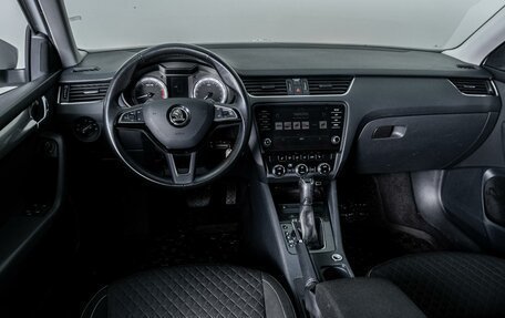 Skoda Octavia, 2018 год, 1 999 000 рублей, 6 фотография