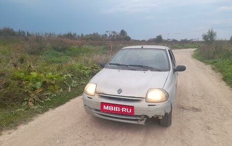 Renault Clio III, 2001 год, 160 000 рублей, 5 фотография