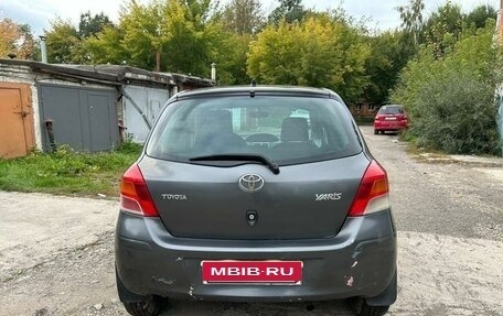 Toyota Yaris III рестайлинг, 2009 год, 550 000 рублей, 11 фотография