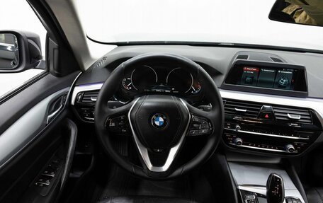 BMW 5 серия, 2018 год, 2 150 000 рублей, 15 фотография