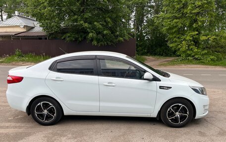 KIA Rio III рестайлинг, 2011 год, 800 000 рублей, 2 фотография